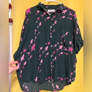 Ava Sky L Green Top with Pink Fish